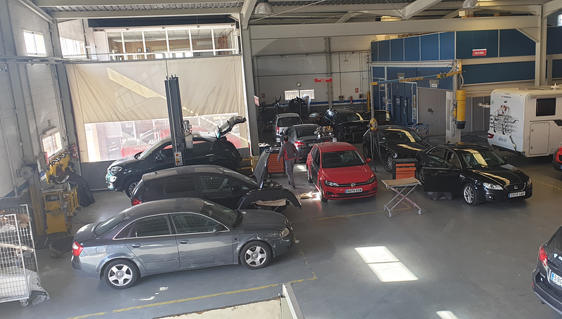 Gr&uacute;as Y Talleres Caro Teba S.L. GRUAS PARA VEHICULOS