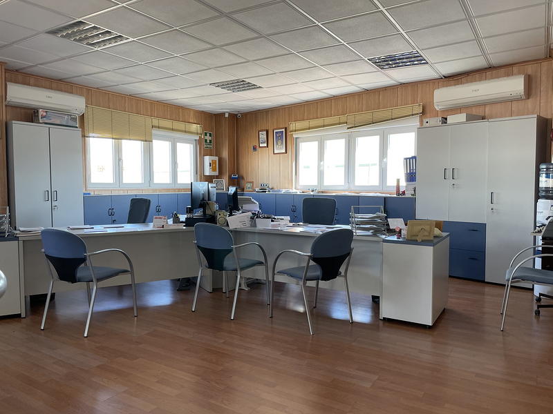 Gr&uacute;as Y Talleres Caro Teba S.L. La Palma del Condado