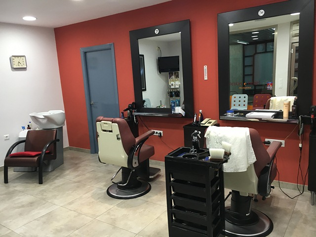 Nicol&aacute;s E Israel Peluqueros Huelva