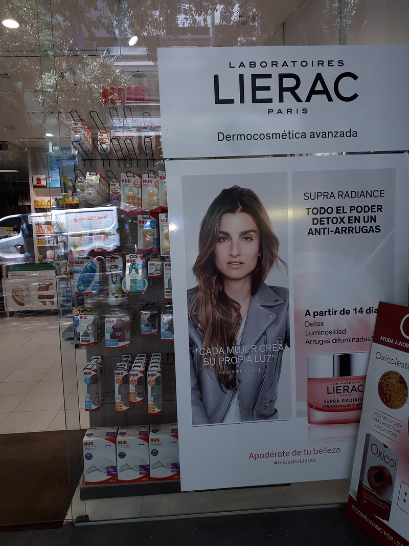 Antigua Farmacia Álvarez-montesinos Barcelona