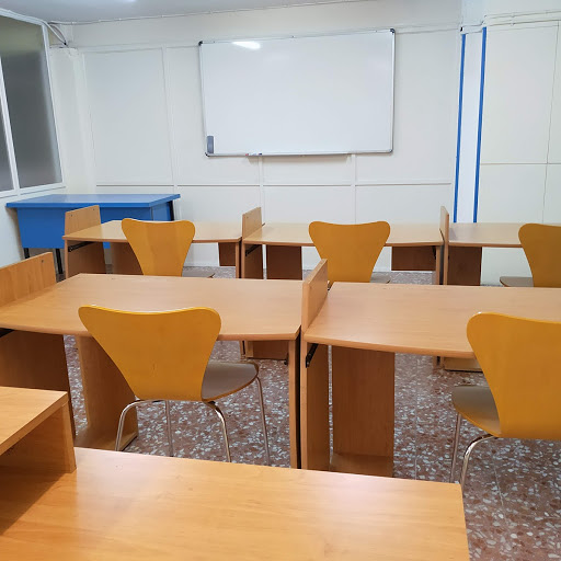 Academia Carbonell 2