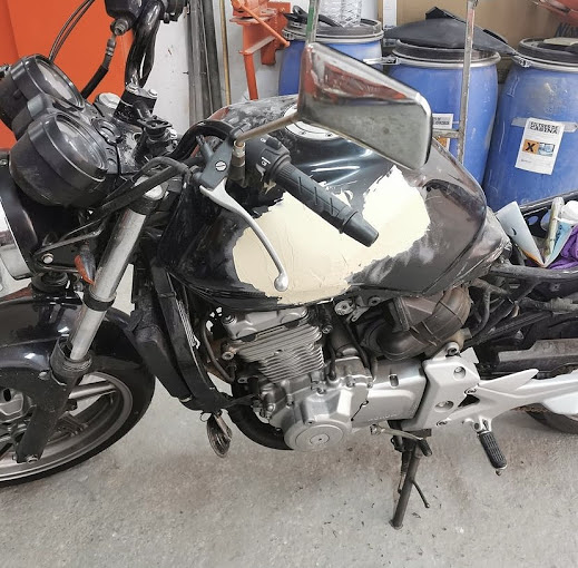 Auto A&c - Taller De Chapa Y Pintura 10