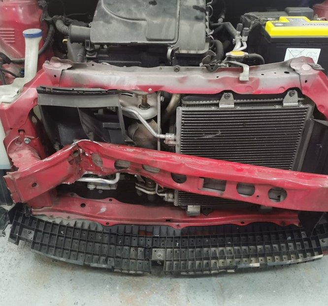 Auto A&c - Taller De Chapa Y Pintura 11