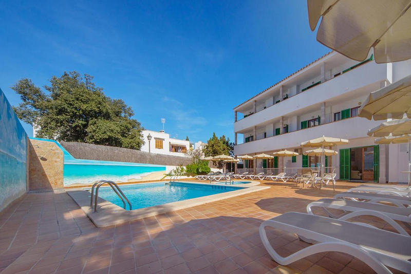 Hotel Ses Puntetes 13